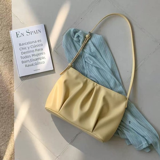 Niche design pleated cloud bag, soft PU small square bag, solid color, fashionable shoulder bag for women.